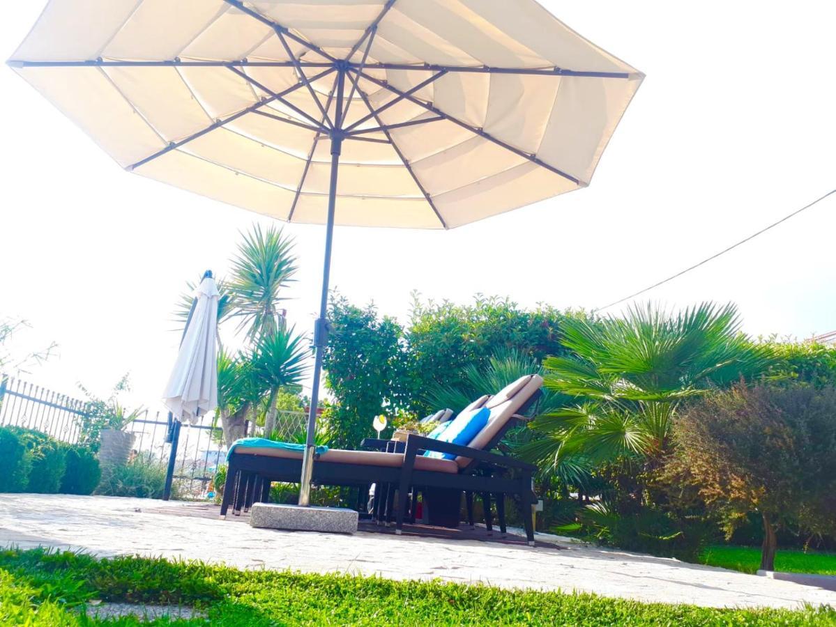Villa Maris- Beachfront Villa With Exclusive Pool Podstrana Exterior photo