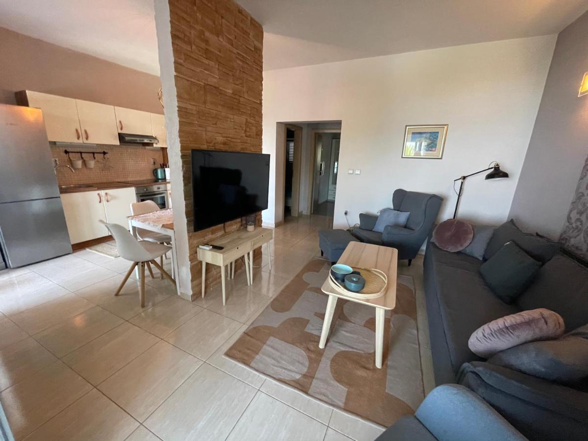 Villa Maris- Beachfront Villa With Exclusive Pool Podstrana Exterior photo