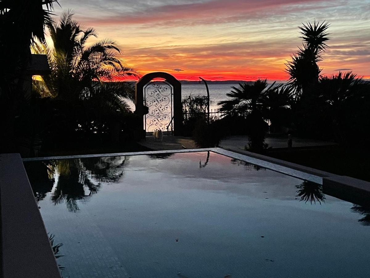 Villa Maris- Beachfront Villa With Exclusive Pool Podstrana Exterior photo