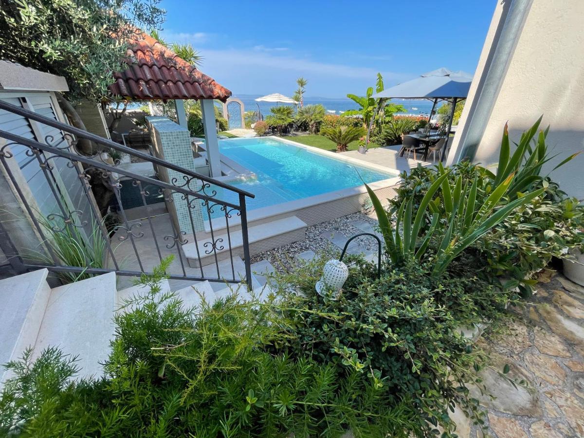 Villa Maris- Beachfront Villa With Exclusive Pool Podstrana Exterior photo
