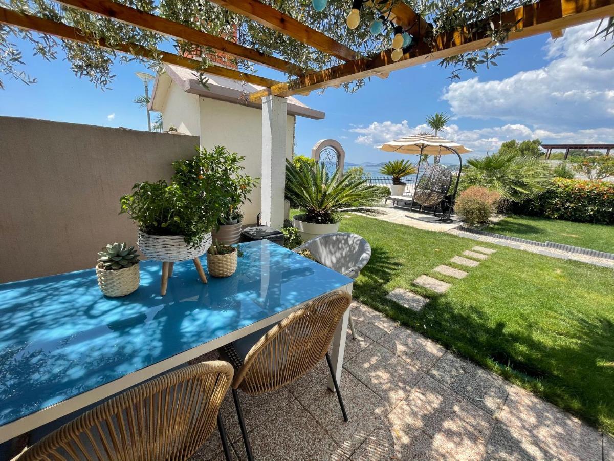 Villa Maris- Beachfront Villa With Exclusive Pool Podstrana Exterior photo