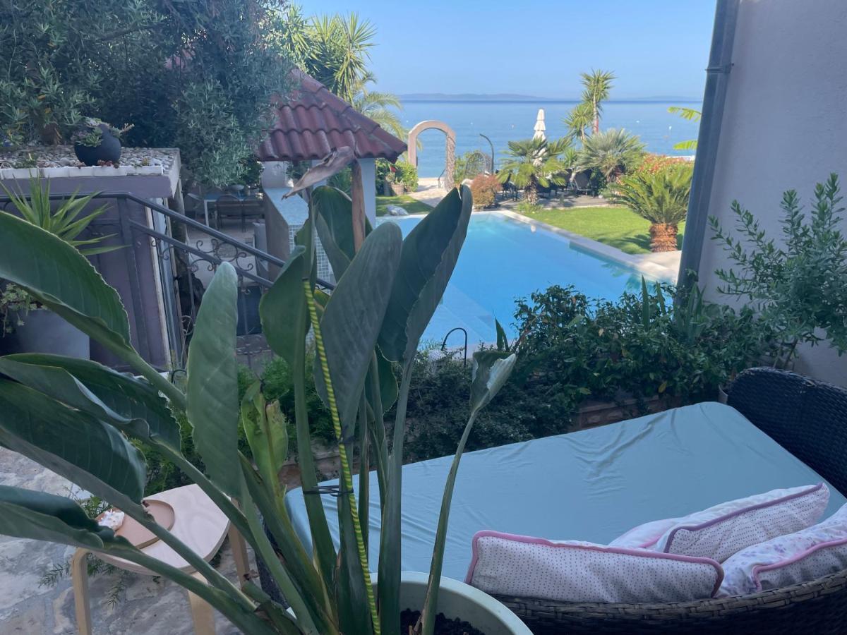 Villa Maris- Beachfront Villa With Exclusive Pool Podstrana Exterior photo