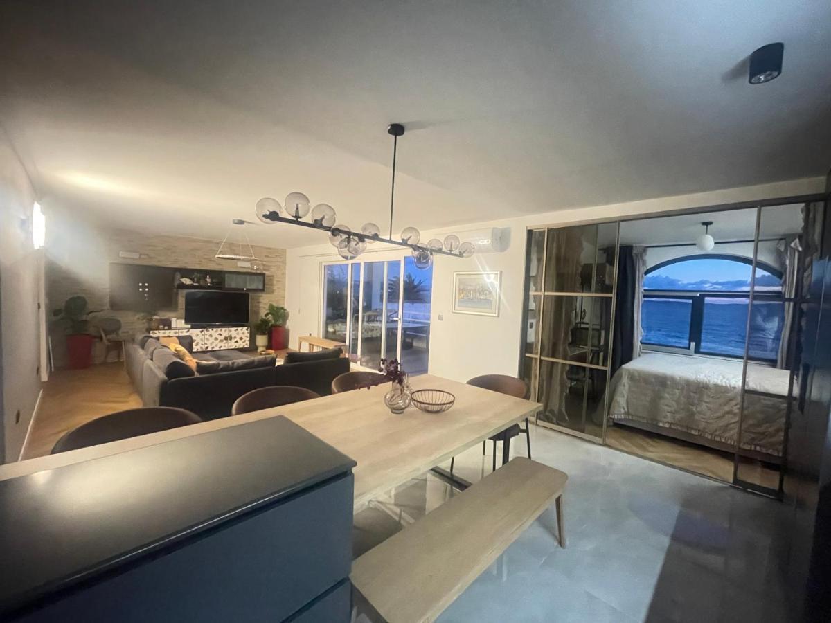 Villa Maris- Beachfront Villa With Exclusive Pool Podstrana Exterior photo